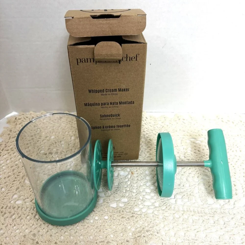 Pampered Chef Handheld Whipped Cream Maker #1461